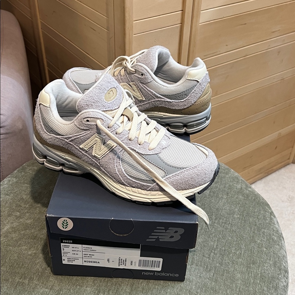 New Balance 2002R Shoes / Aritzia